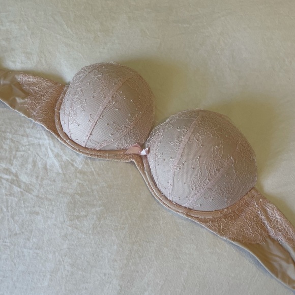 Victoria’s Secret Strapless Bra💕🍬 - Picture 2 of 4